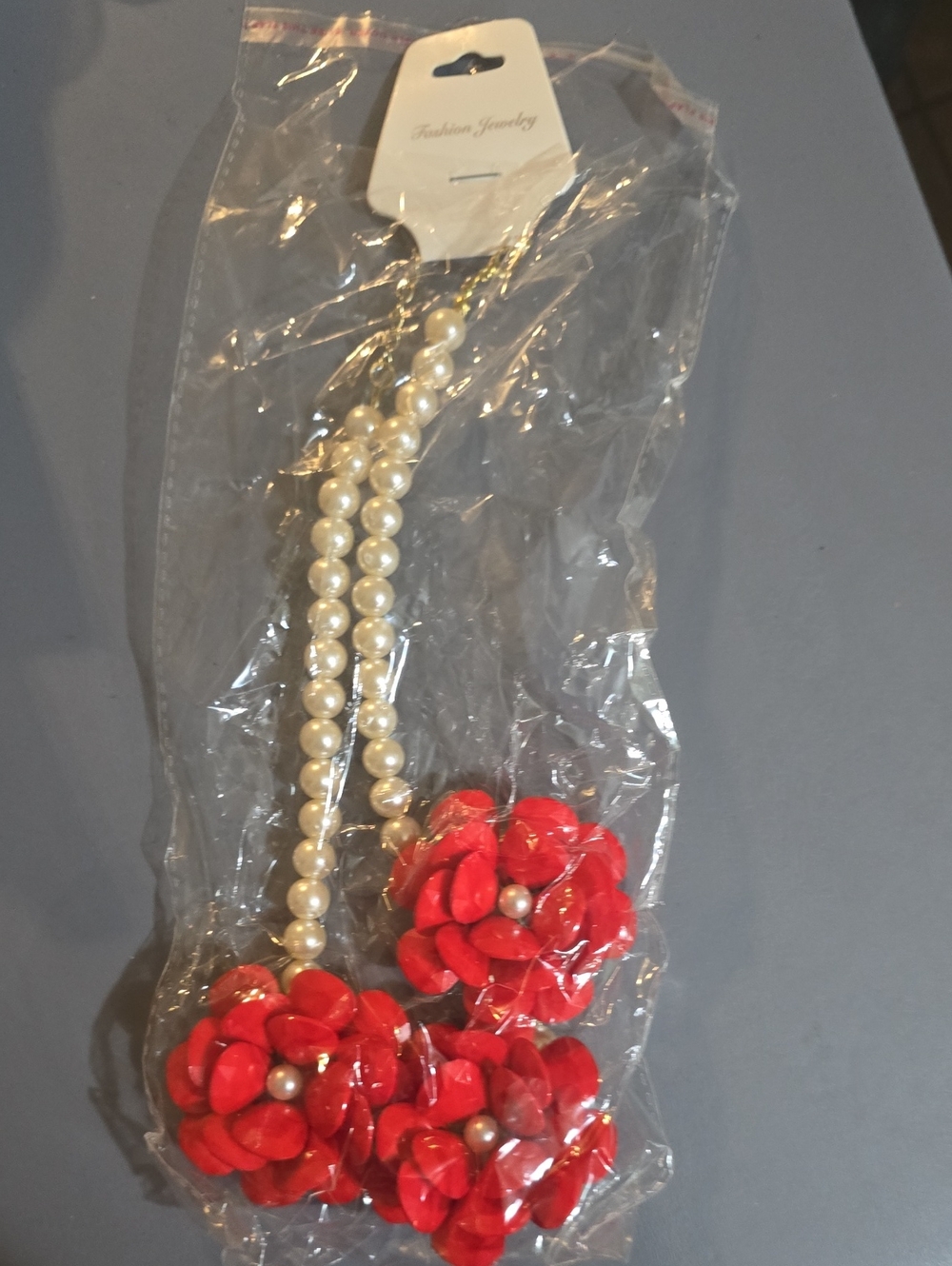 Fashion Jewelry Red Floral Pearl Necklace with Triple Blooms